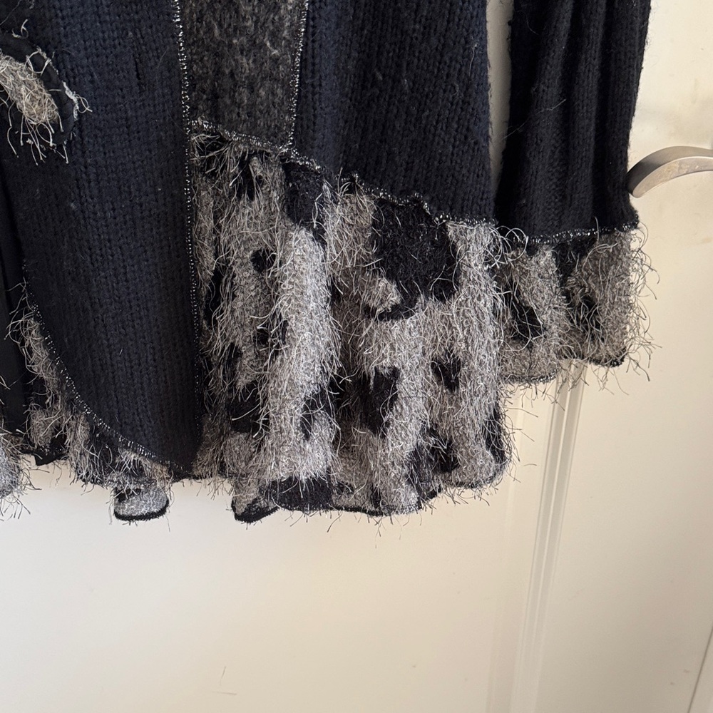 Sioni Black/Gray Mixed Media Cardigan -Size M - Picture 4 of 11